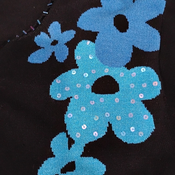 SILK BLEND FLOWER POWER KNIT TOP - Picture 7 of 11